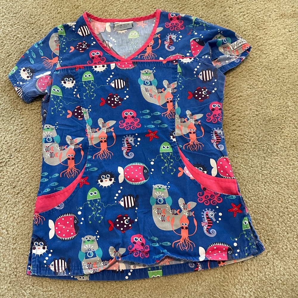 UA Scrub Top